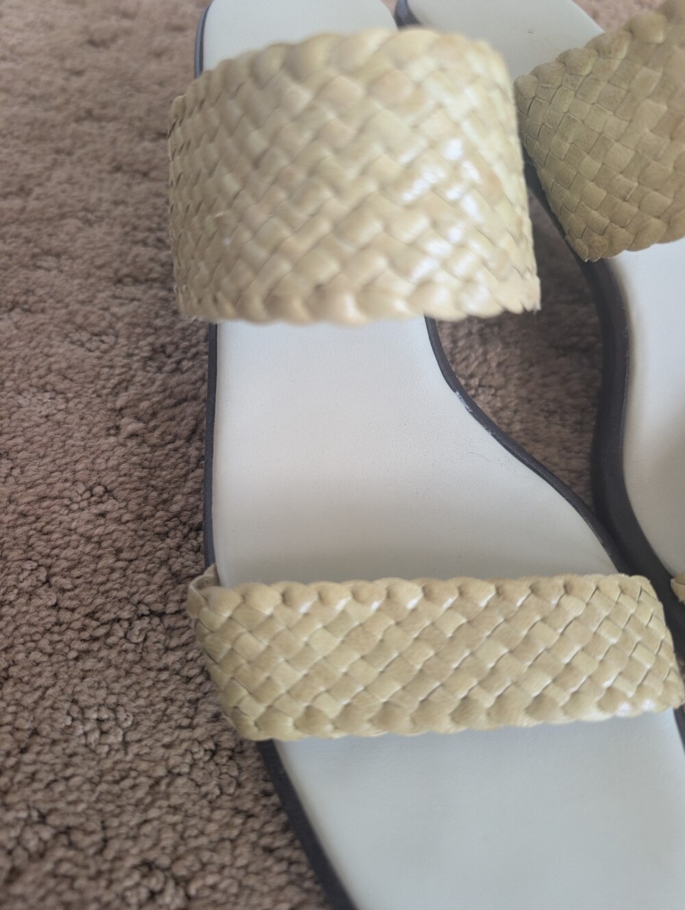 Aerosoles Light Green Sandals, Size 7, 2.5 Inch Heels - Picture 7 of 7